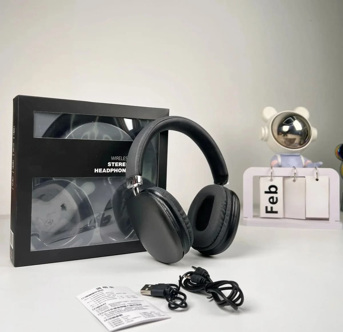 Căști wireless over-ear cu Bluetooth 5.4 și autonomie lungă