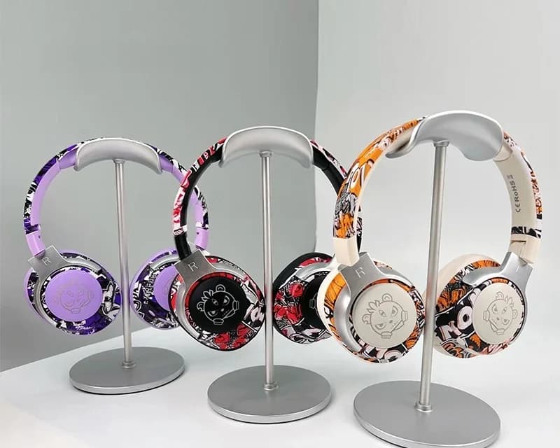Căști Bluetooth over-ear Graffiti cu lumini RGB și microfon