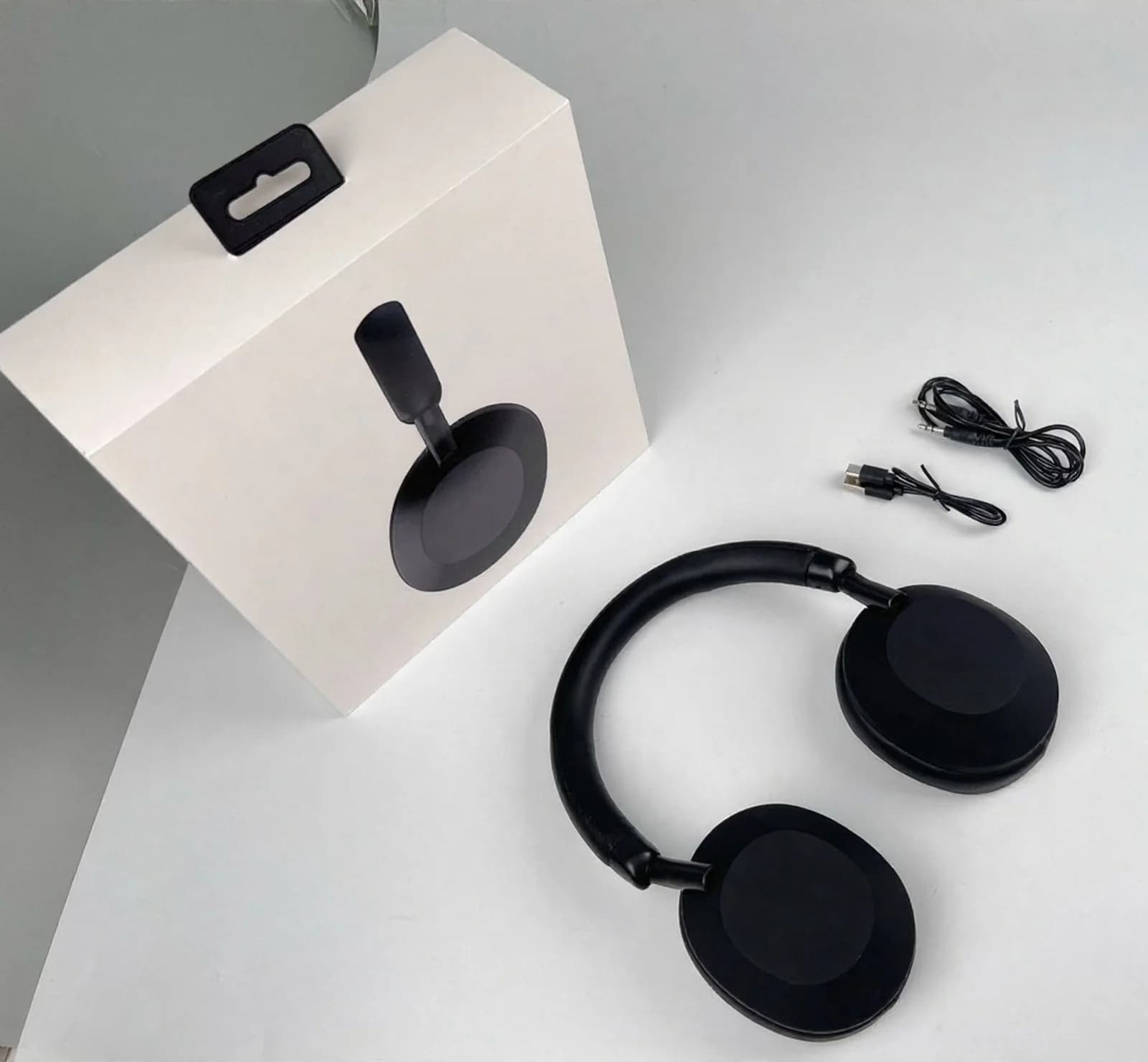 Căști wireless Bluetooth over-ear stereo cu anulare activă a zgomotului