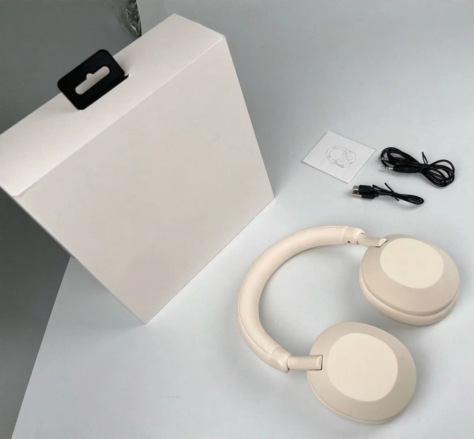 Căști wireless Bluetooth over-ear stereo cu anulare activă a zgomotului