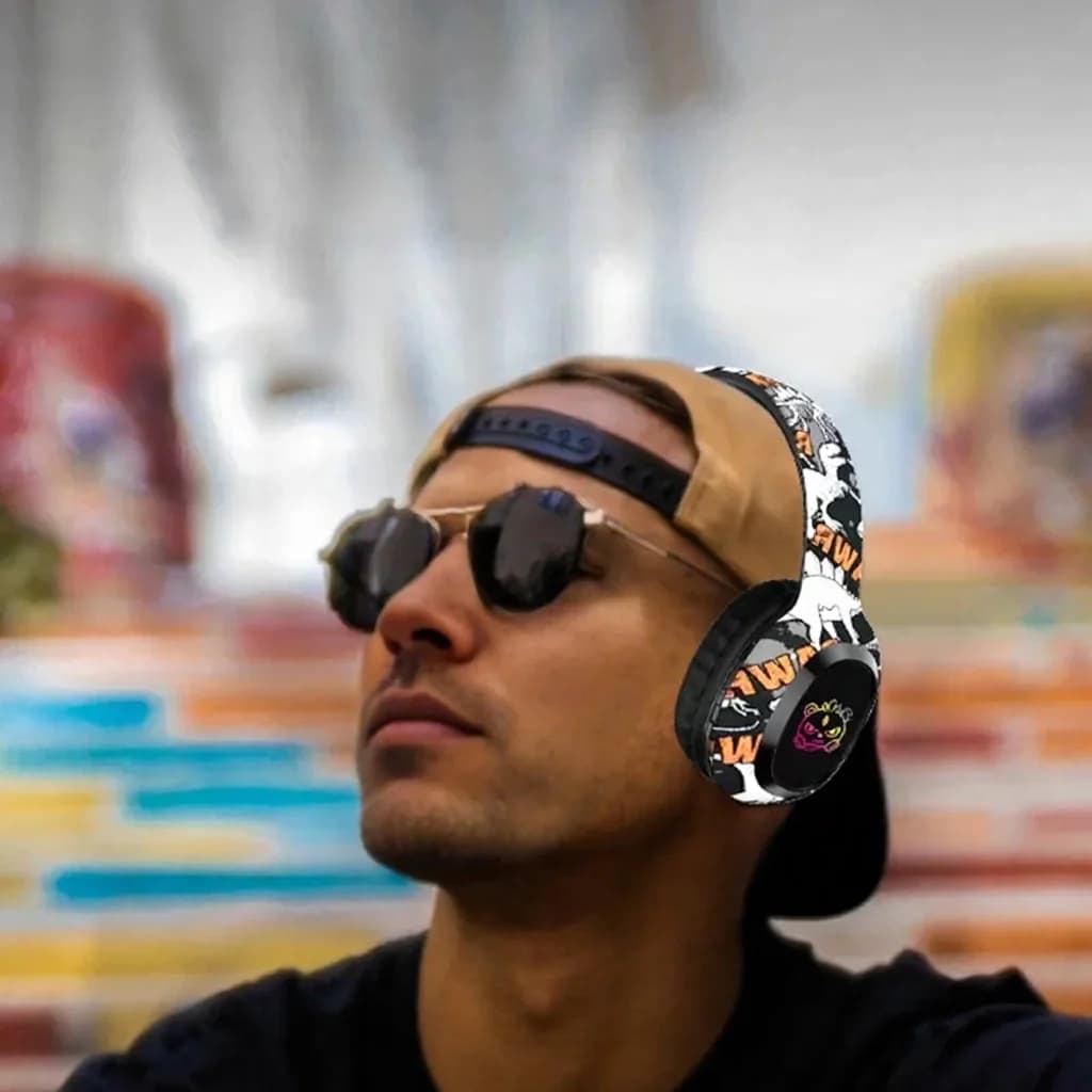 Căști Bluetooth over-ear cu radio FM și lumini LED