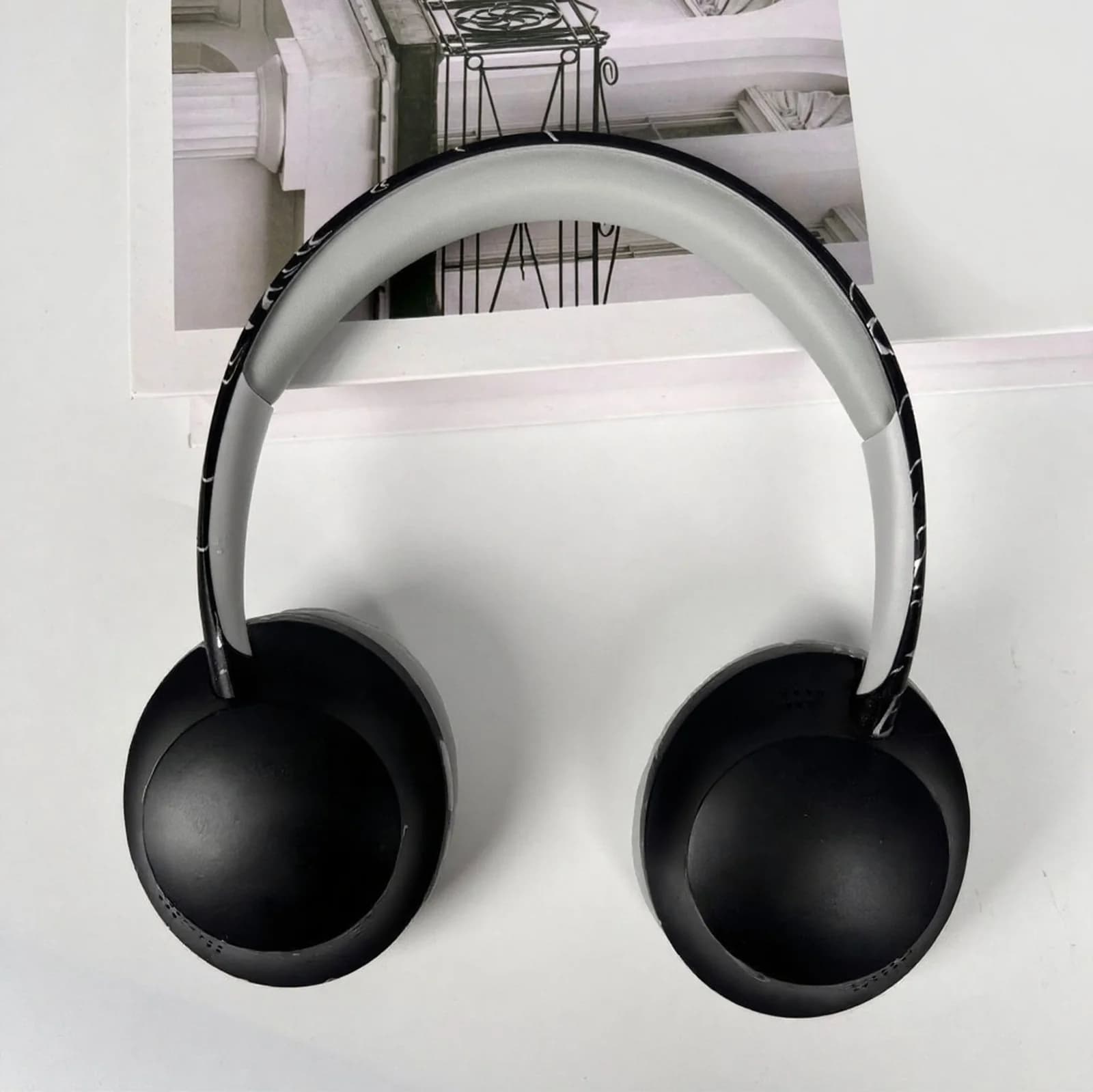 Căști wireless over-ear cu Bluetooth 5.4 și slot pentru card TF