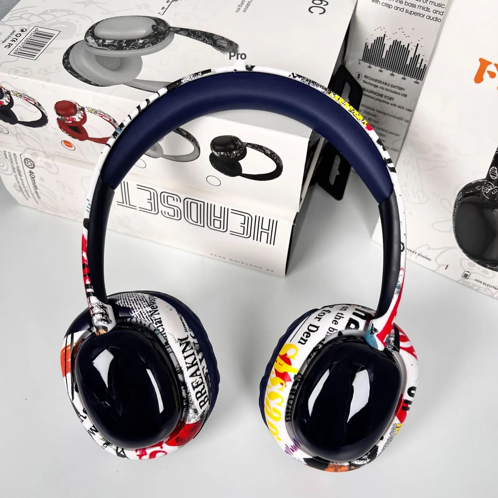 Căști Bluetooth over-ear cu bas profund și conectivitate wireless