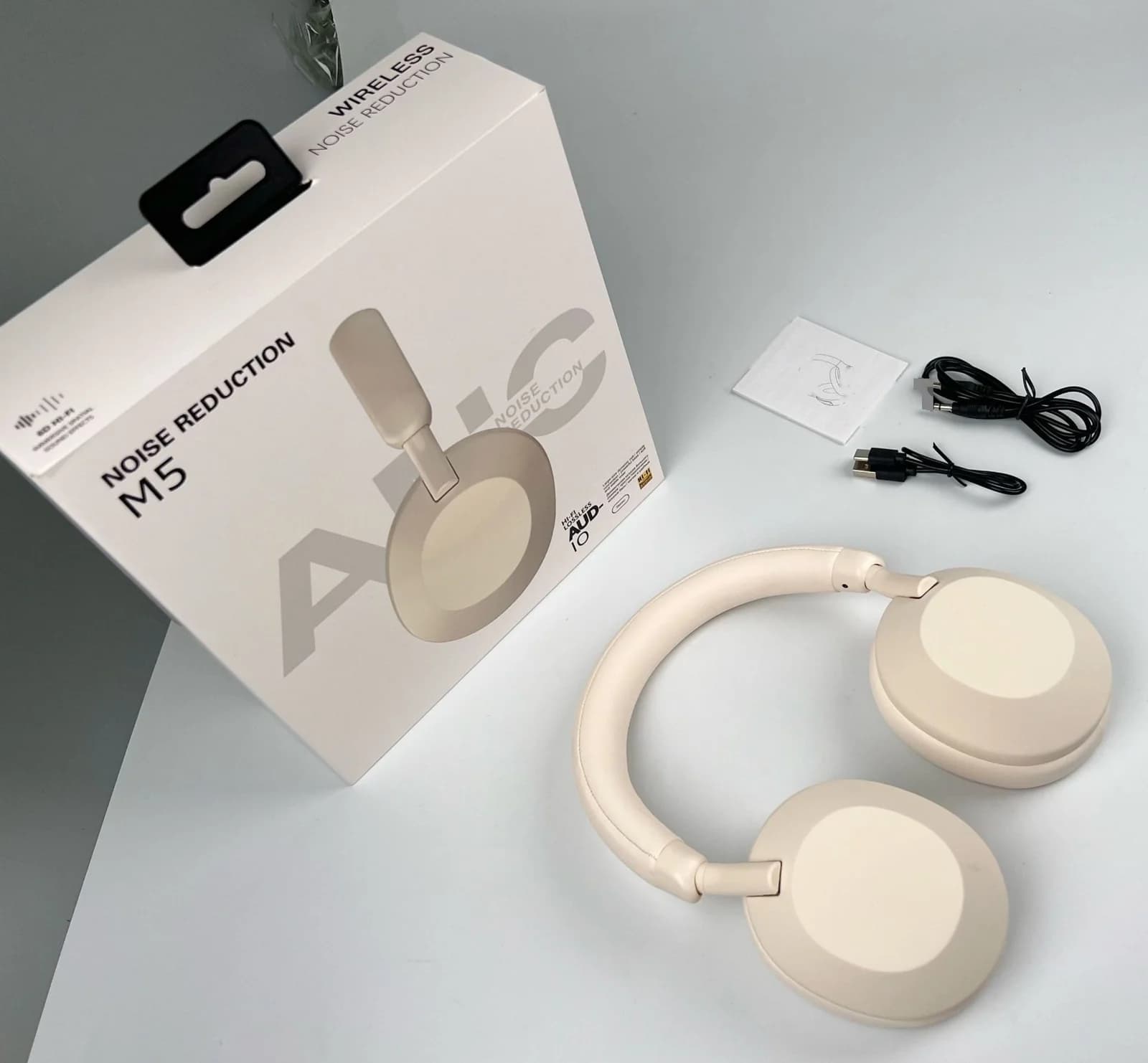 Căști wireless Bluetooth over-ear cu anulare activă a zgomotului (ANC)